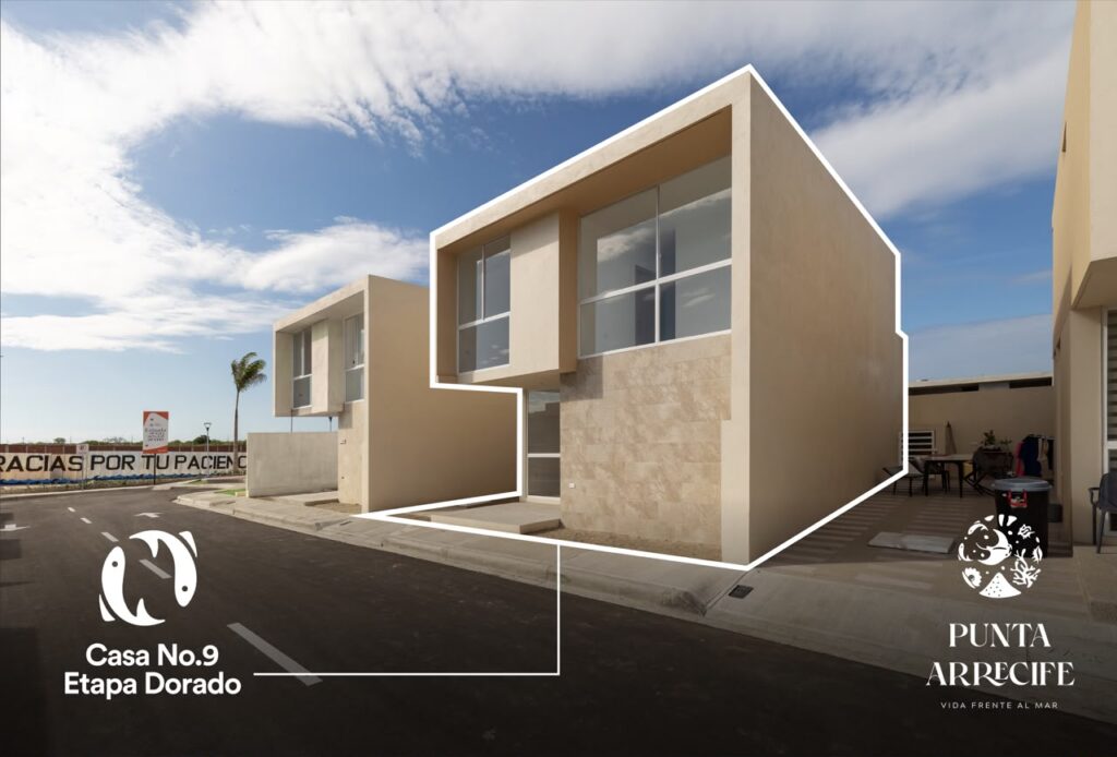 CASA EN URBANIZACIÓN A 20 METROS DEL OCÉANO · MANTA